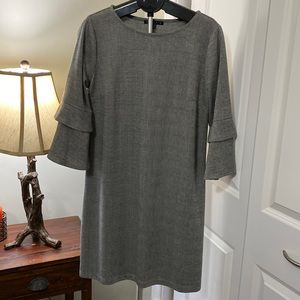 Sz 12⭐️BNWOT Tiana B. Grey Plaid Dress With 3/4 Length Bell Sleeve. Never worn